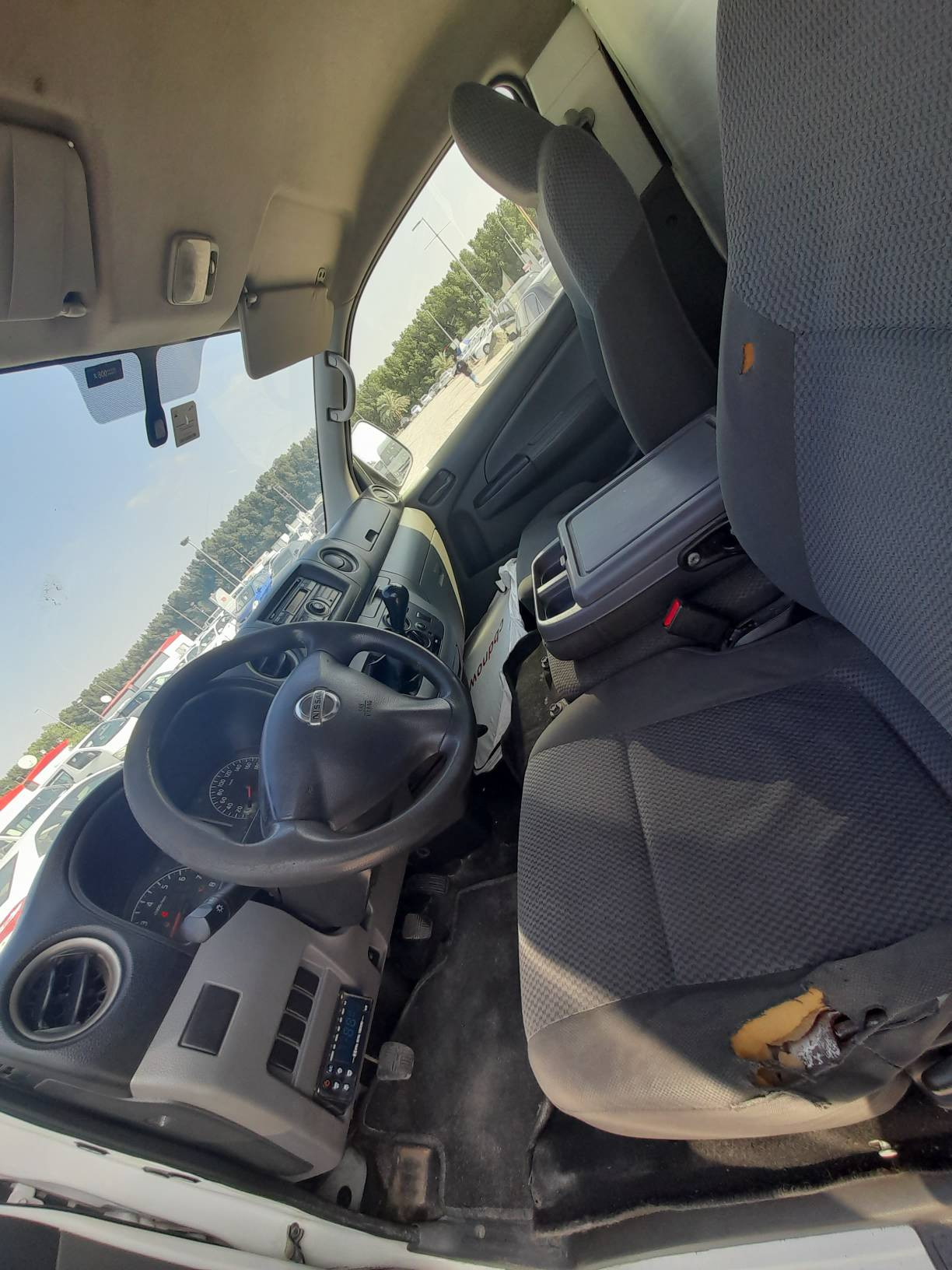 Nissan Urvan - Image 6