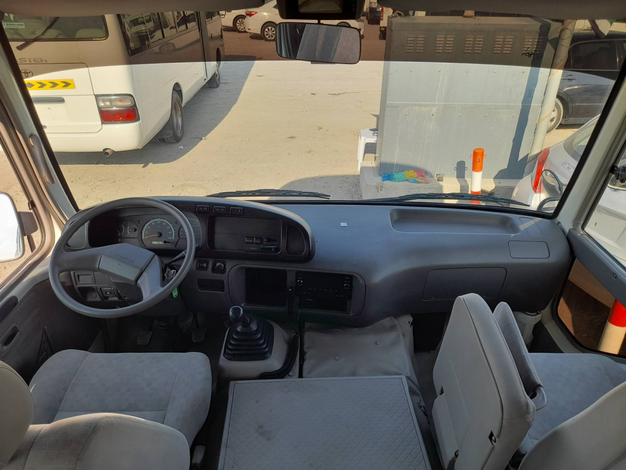 Toyota Coaster - Image 7