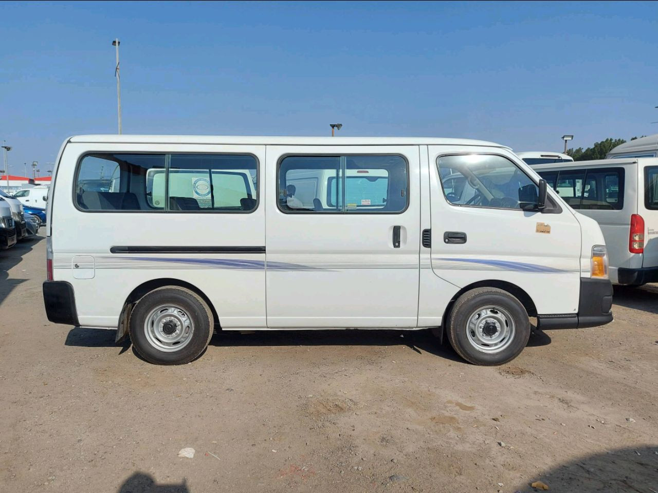 Nissan Urvan - Image 5