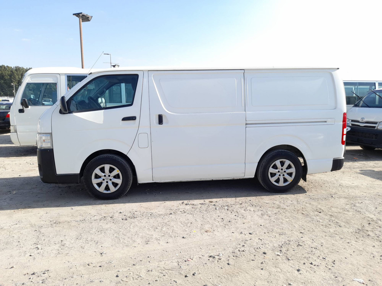 Toyota Hiace - Image 2