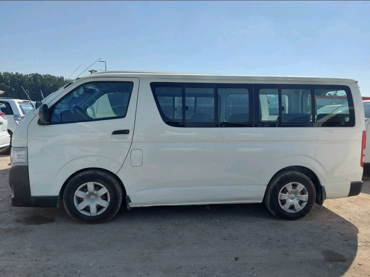 Toyota Hiace - Image 4