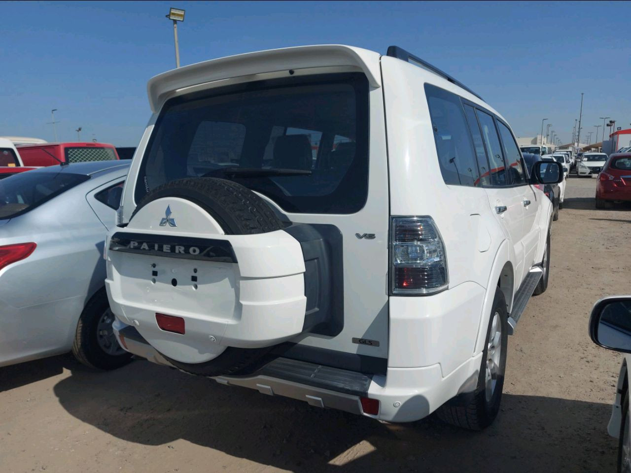 Mitsubishi Pajero - Image 4
