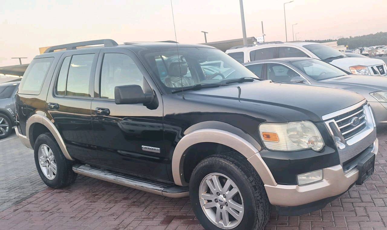 Ford Explorer - Image 8