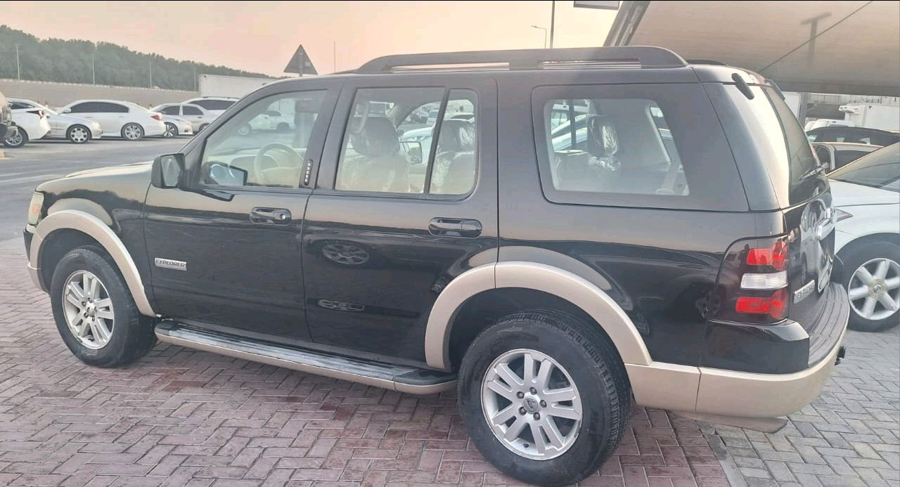 Ford Explorer - Image 9