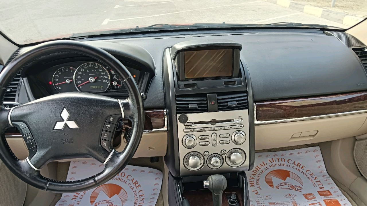 Mitsubishi Galant - Image 8