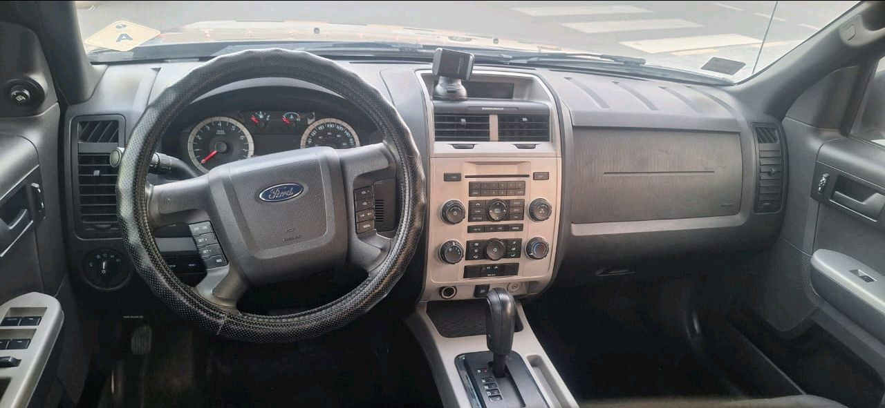 Ford Escape - Image 6