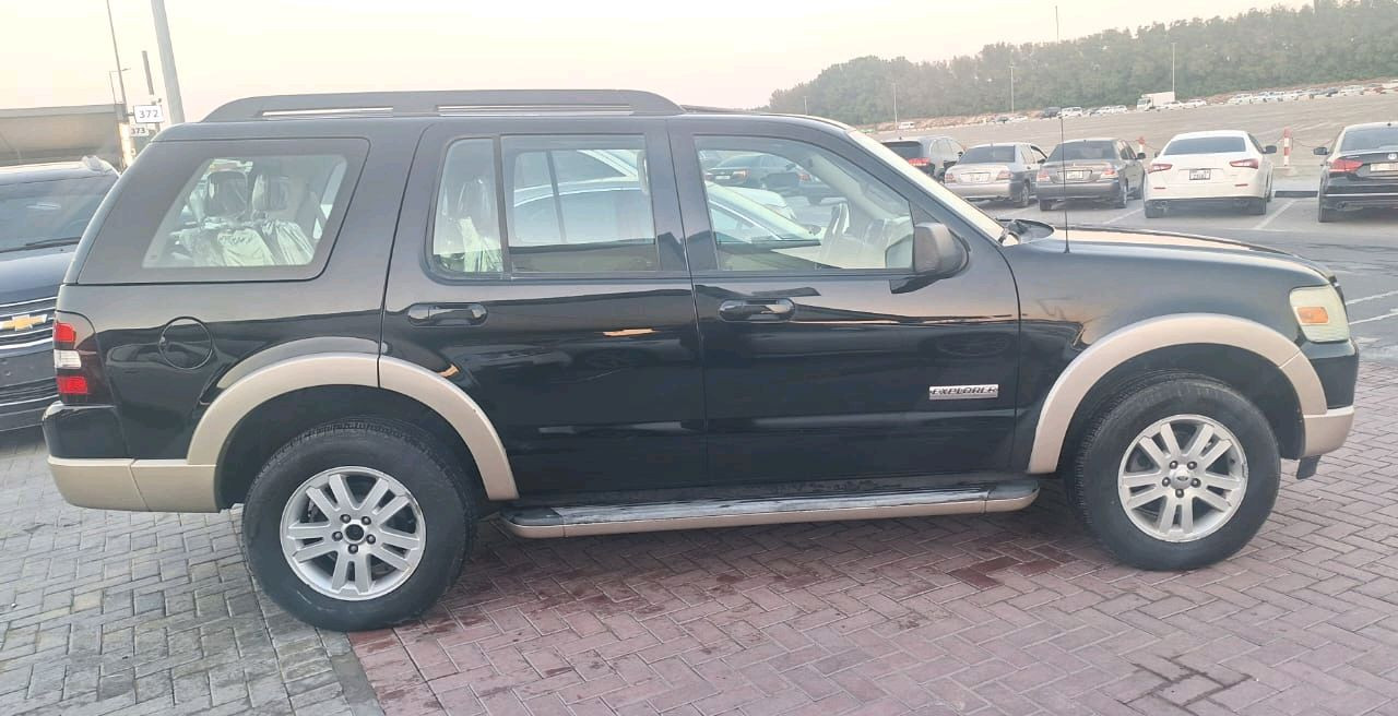Ford Explorer - Image 7