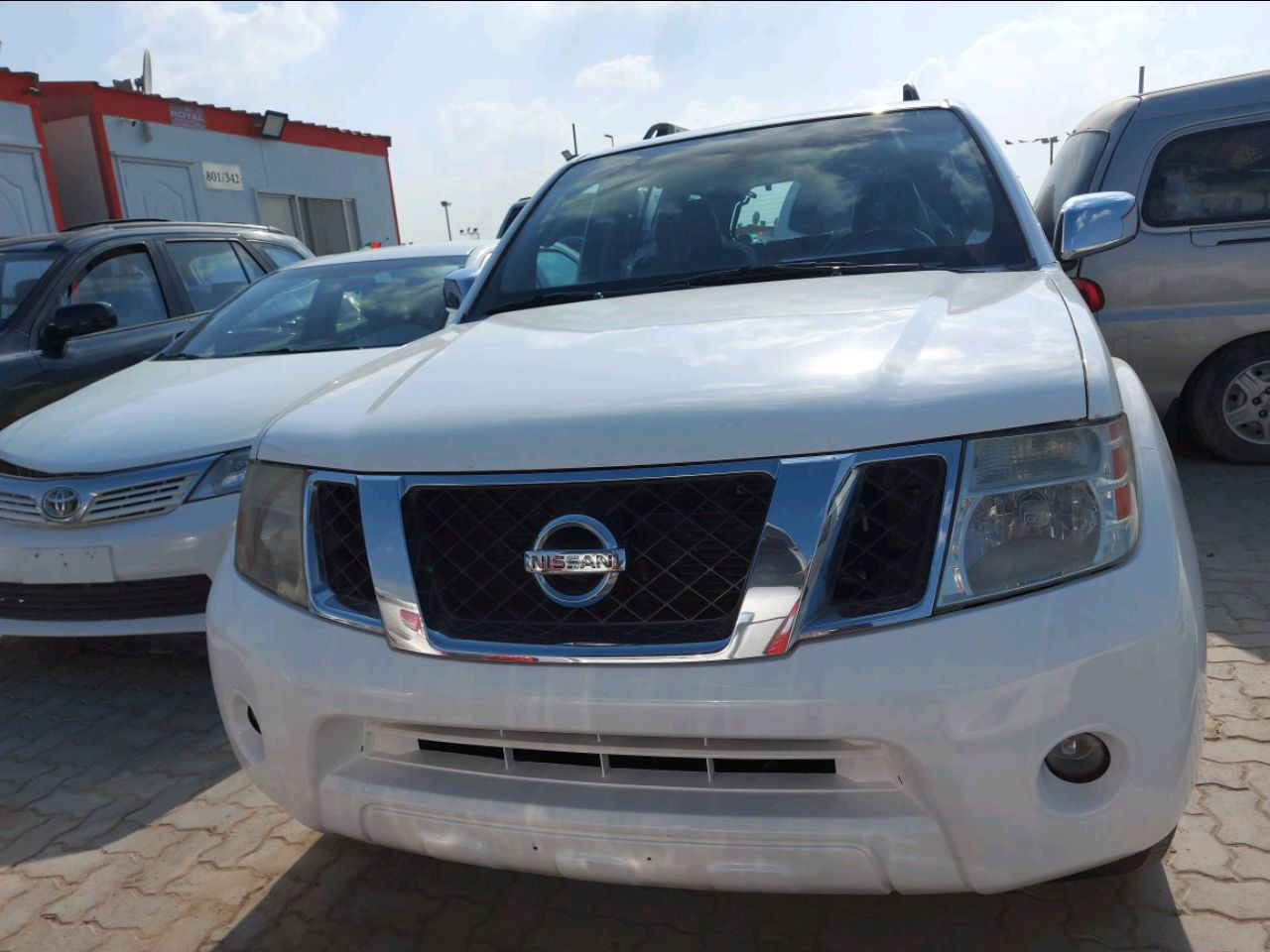 Nissan Pathfinder - Image 2