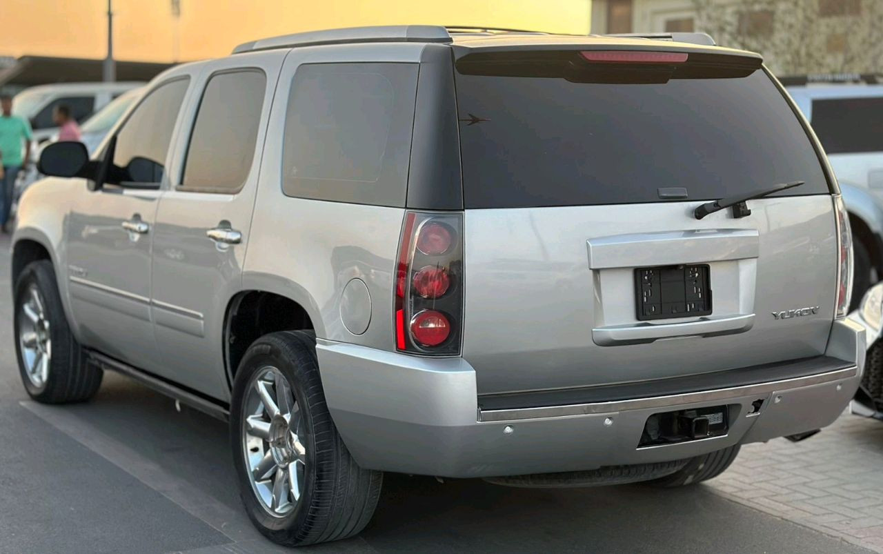 GMC Denali - Image 8