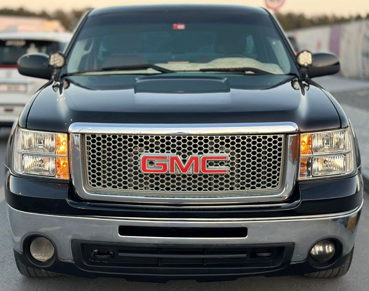 GMC Sierra - Image 7