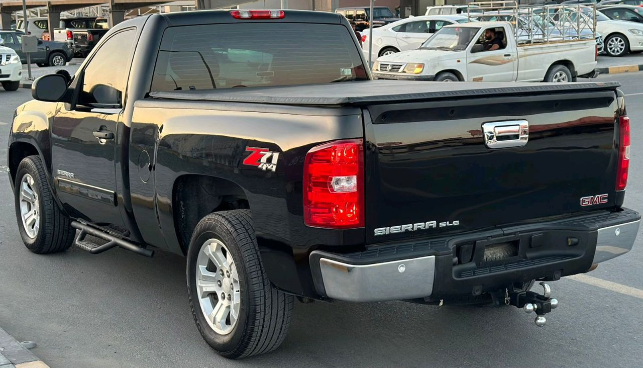 GMC Sierra - Image 4