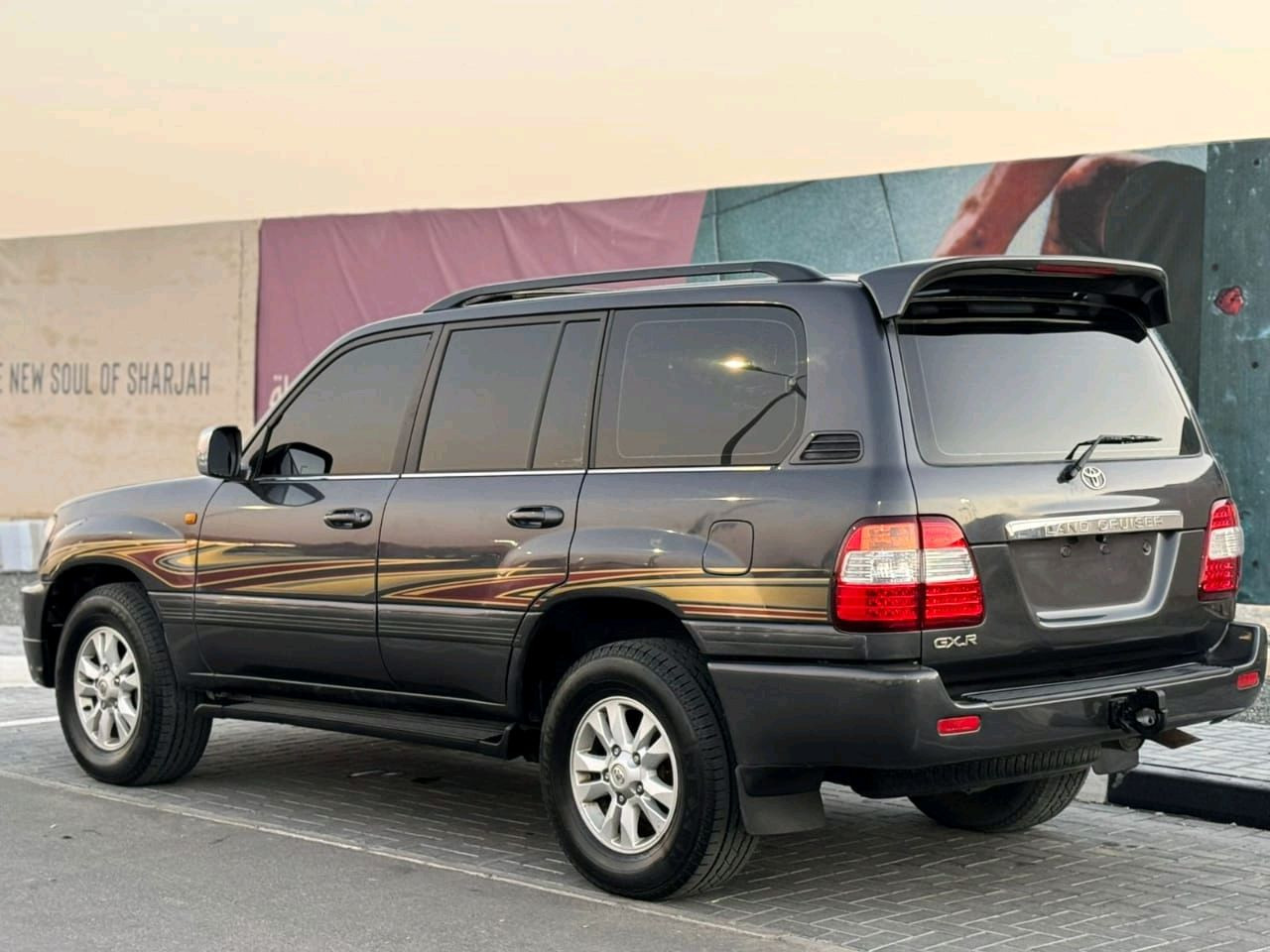 Toyota Land Cruiser - Image 3