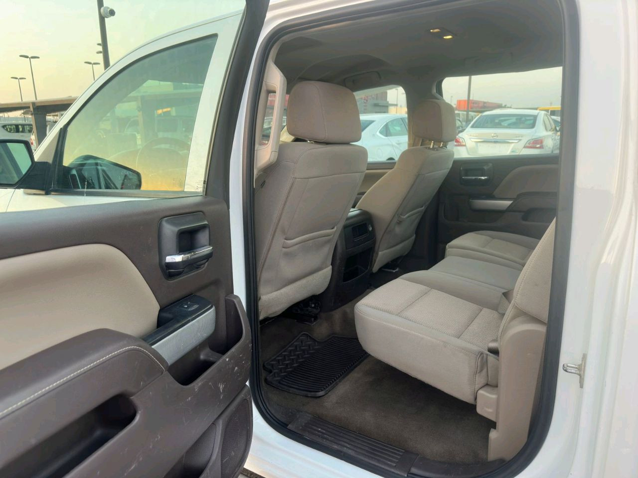 Chevrolet Silverado - Image 3