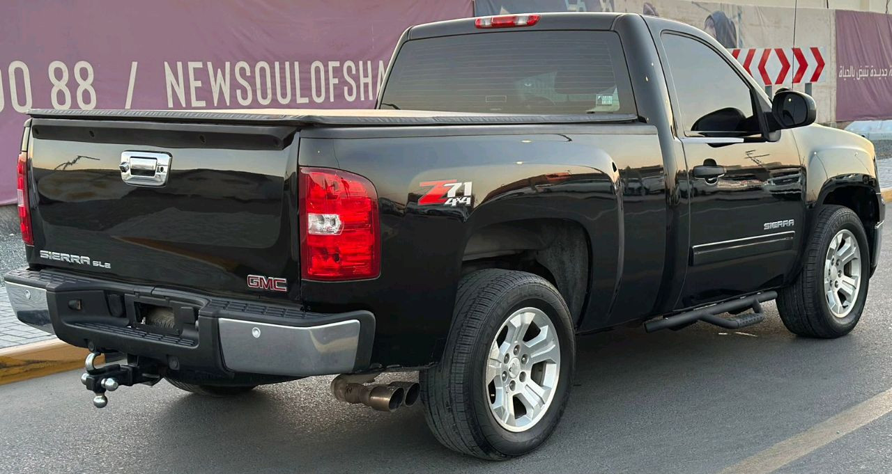 GMC Sierra - Image 6