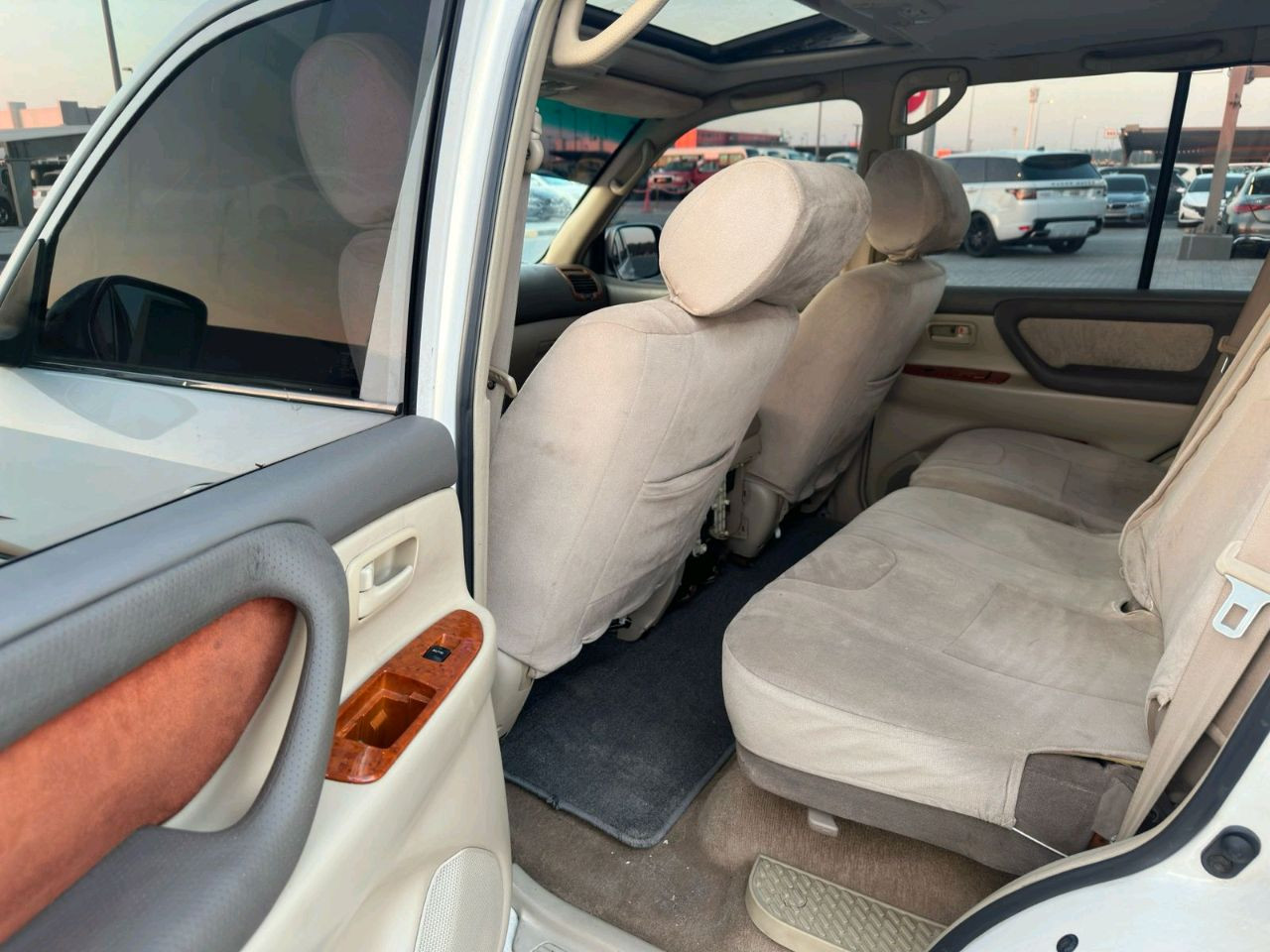 Toyota Land Cruiser - Image 6
