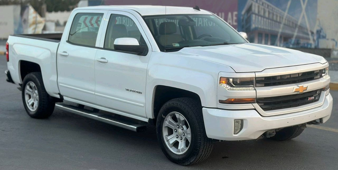 Chevrolet Silverado - Image 7