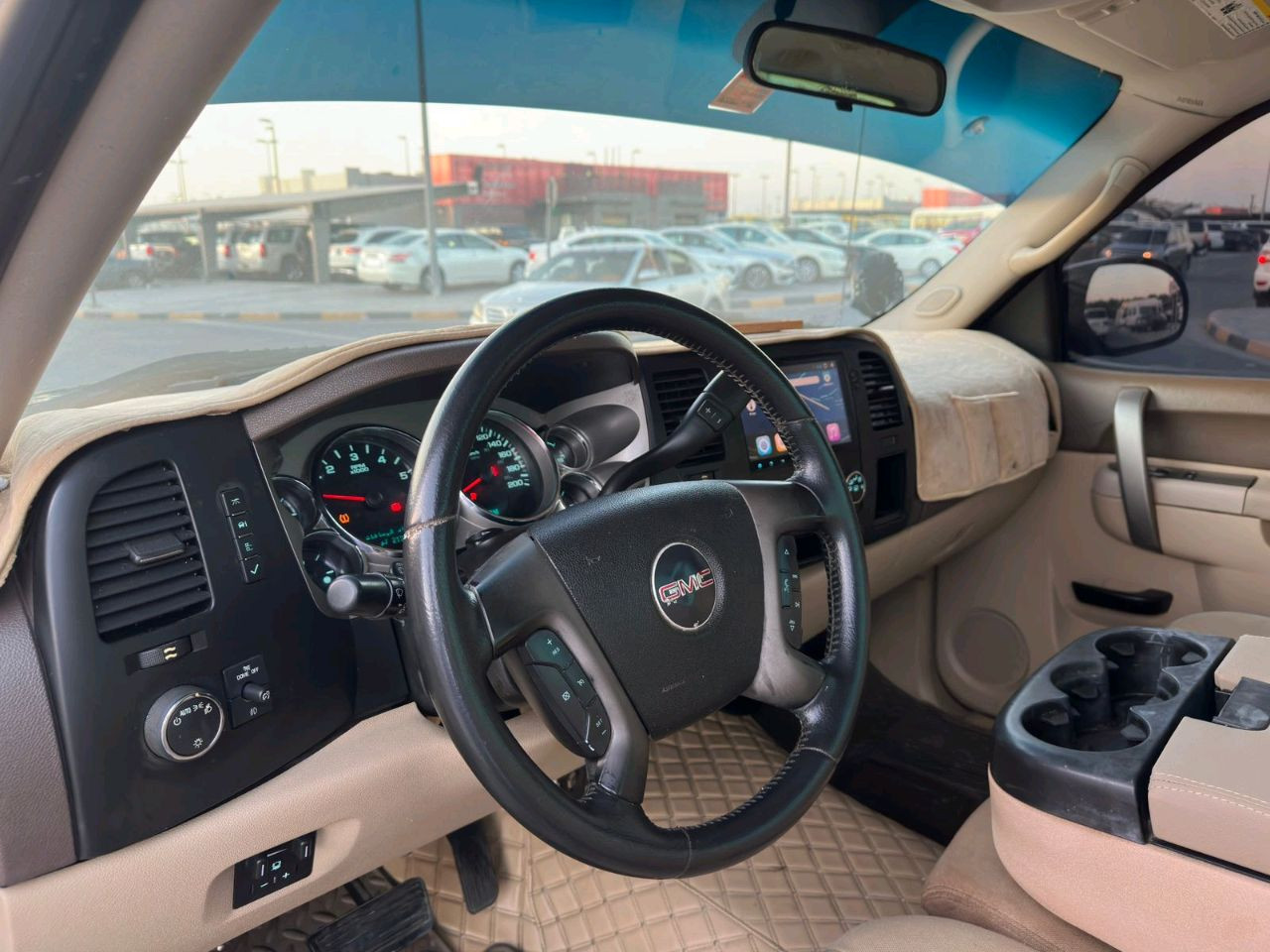 GMC Sierra - Image 8