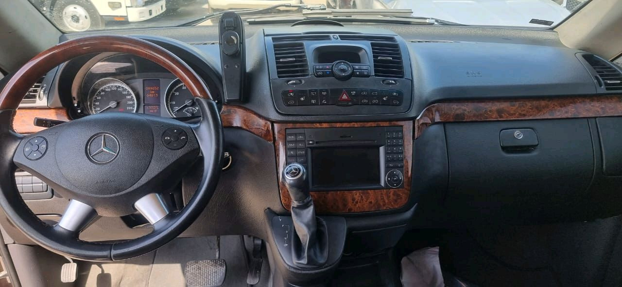 Mercedes Benz Viano - Image 10