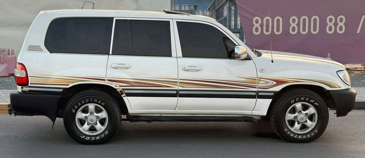 Toyota Land Cruiser - Image 3