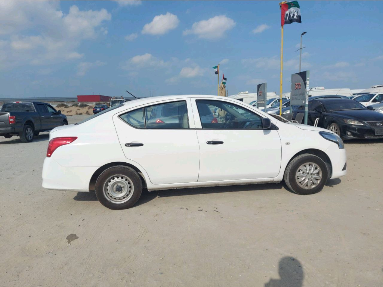 Nissan Sunny - Image 5