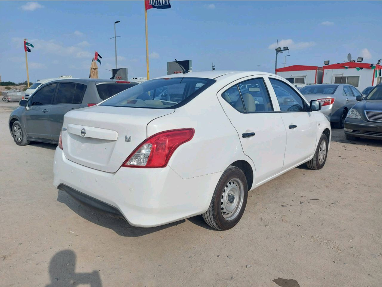 Nissan Sunny - Image 4