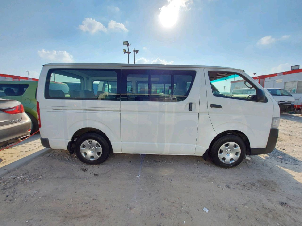 Toyota Hiace - Image 6