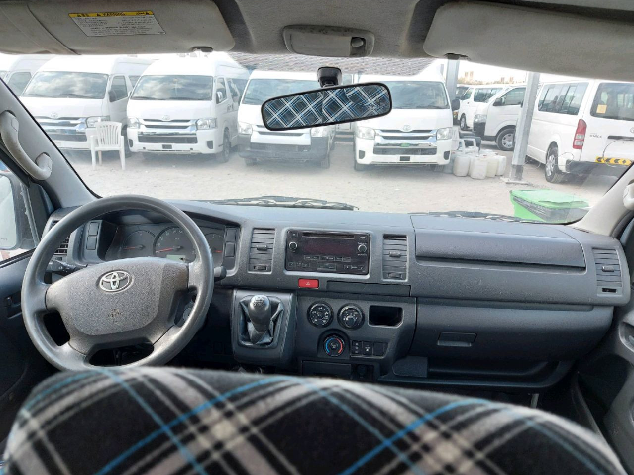 Toyota Hiace - Image 6