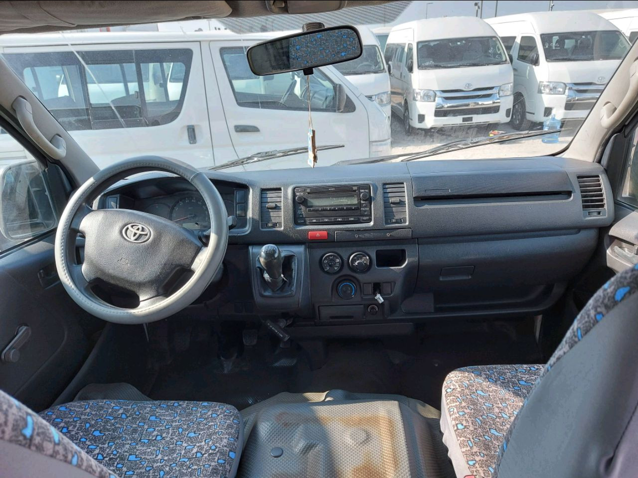 Toyota Hiace - Image 4