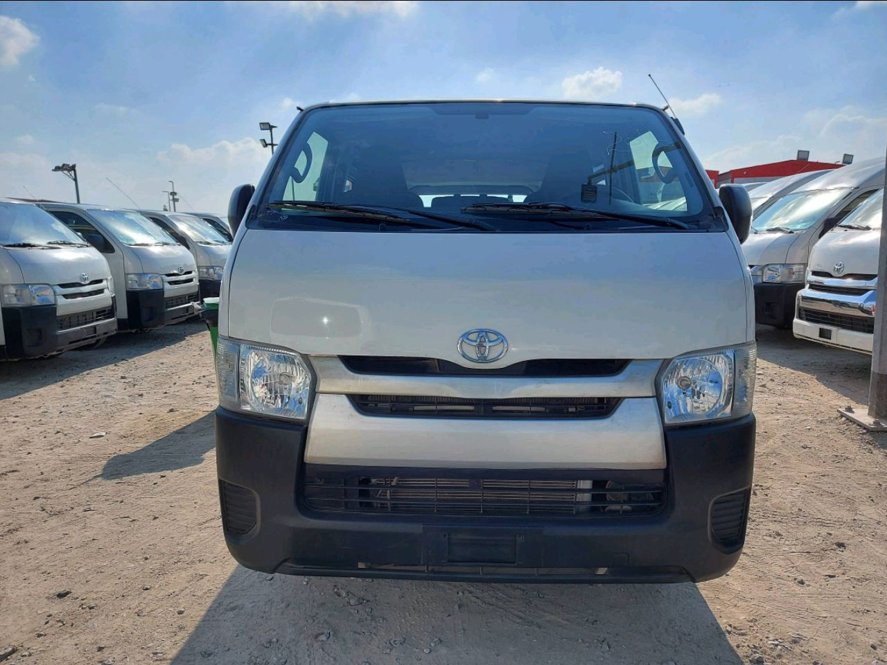 Toyota Hiace - Image 5