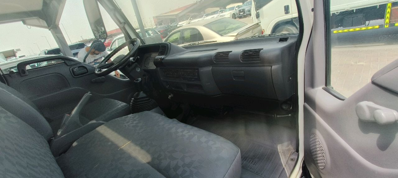 Isuzu MU-X - Image 9