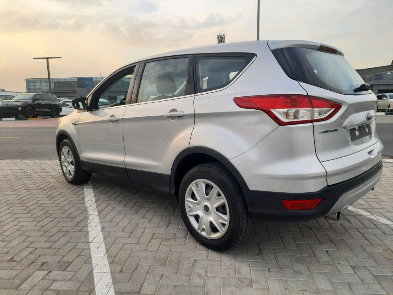 Ford Escape - Image 11