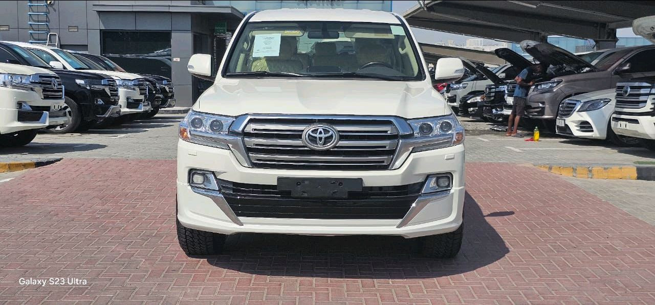Toyota Land Cruiser - Image 8