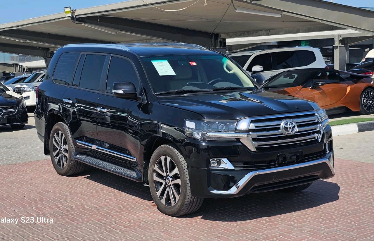 Toyota Land Cruiser - Image 10
