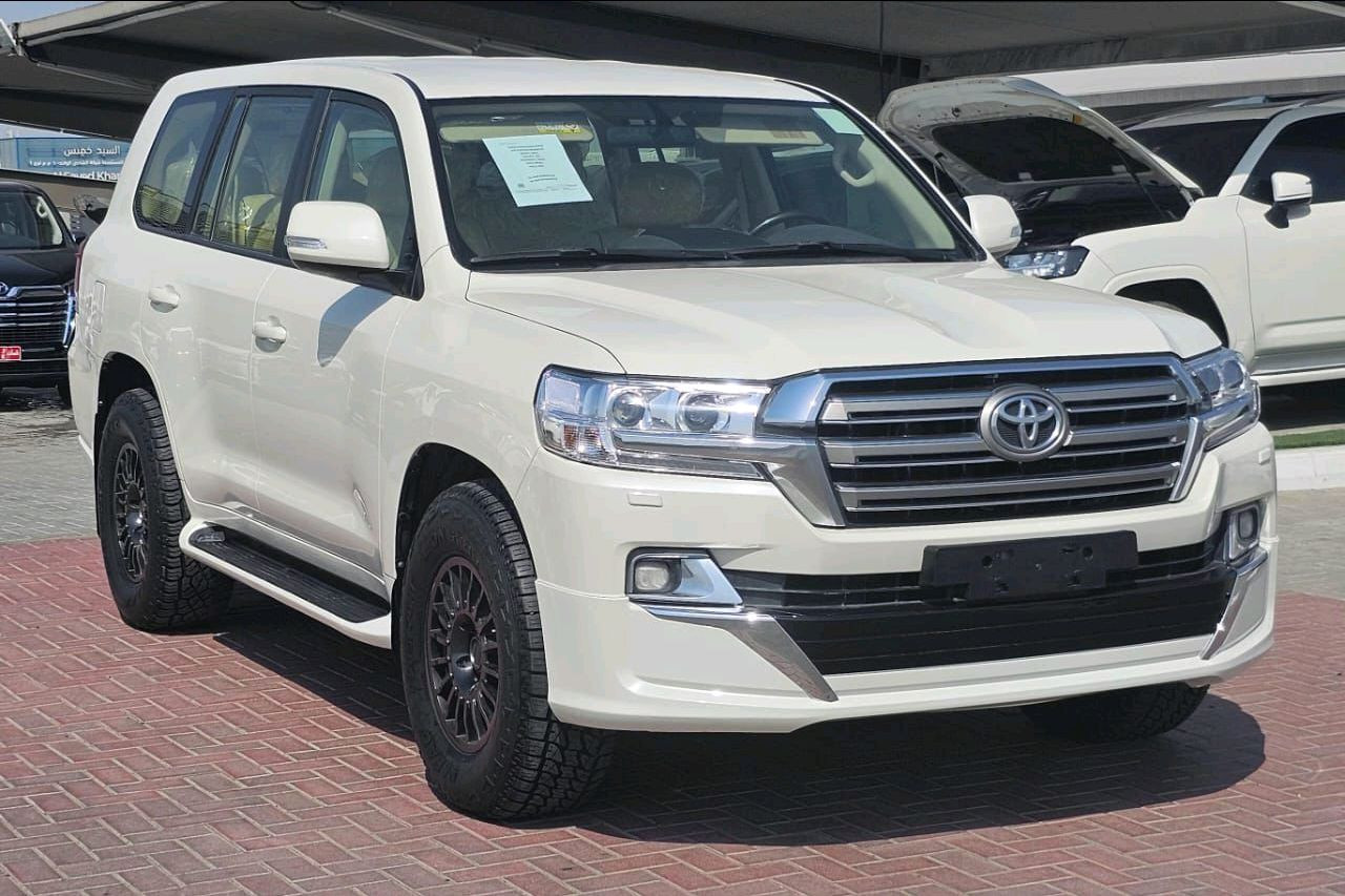 Toyota Land Cruiser - Image 6