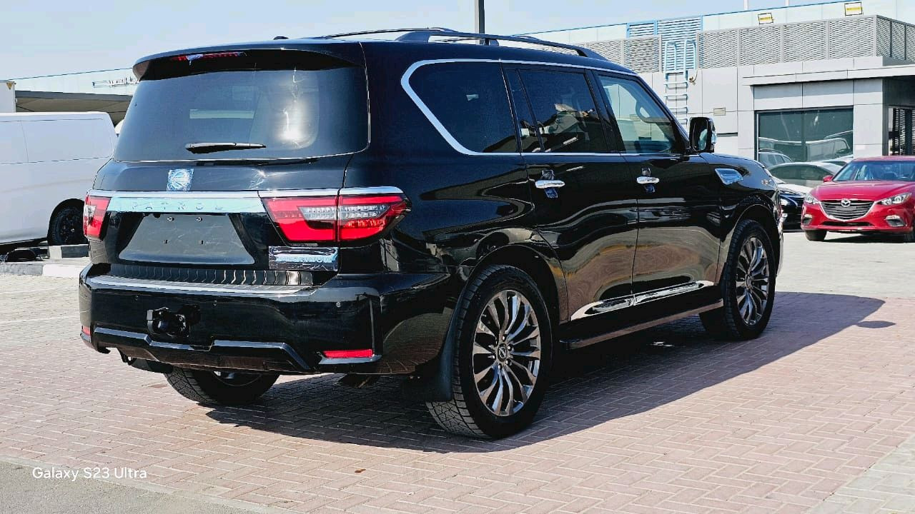Nissan Armada - Image 4