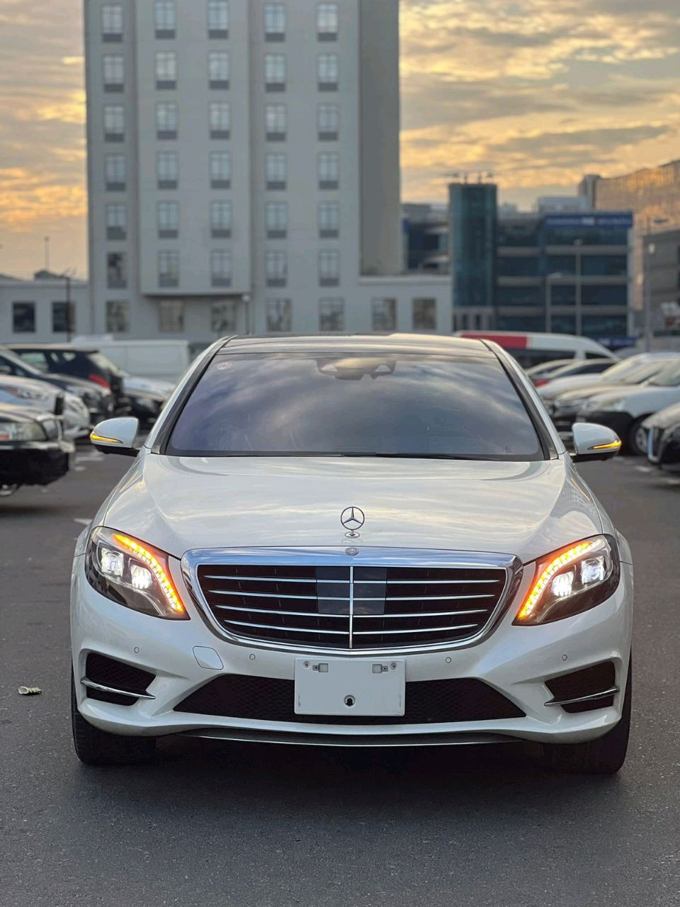 Mercedes Benz S-Class - Image 9