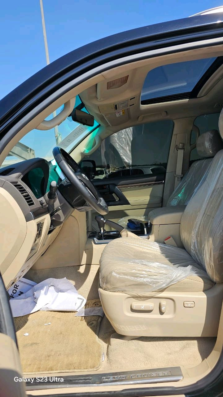 Toyota Land Cruiser - Image 3