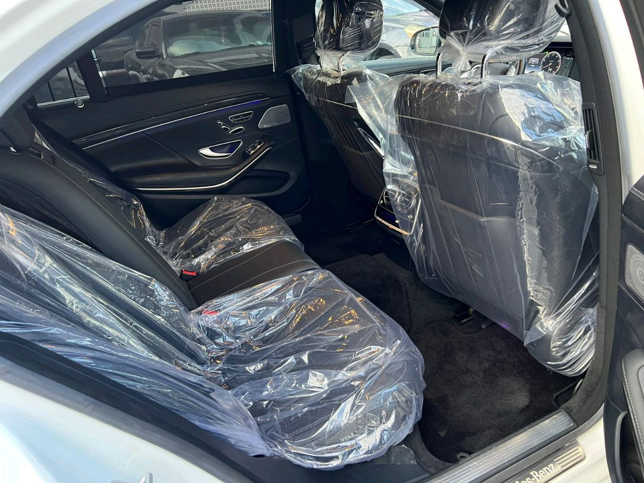 Mercedes Benz S-Class - Image 6