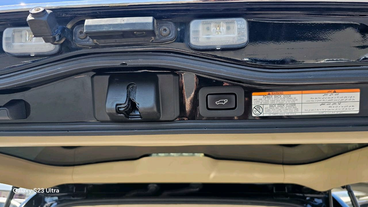 Toyota Land Cruiser - Image 5