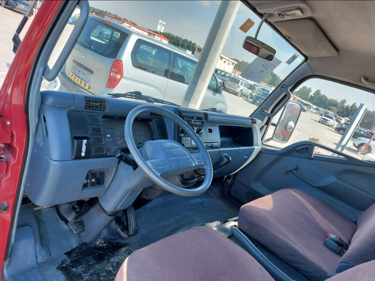 Mitsubishi Canter - Image 6