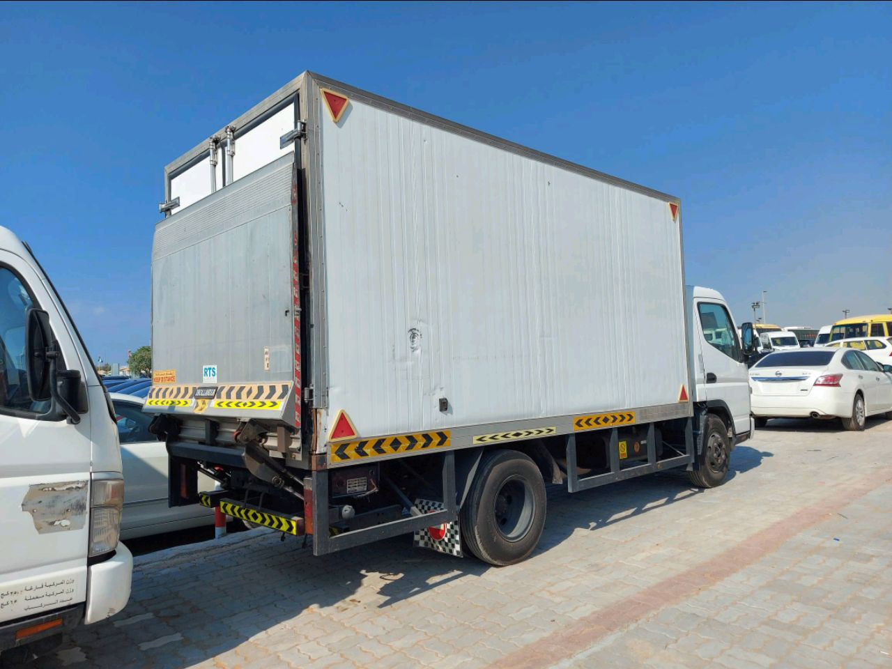 Mitsubishi Canter - Image 4