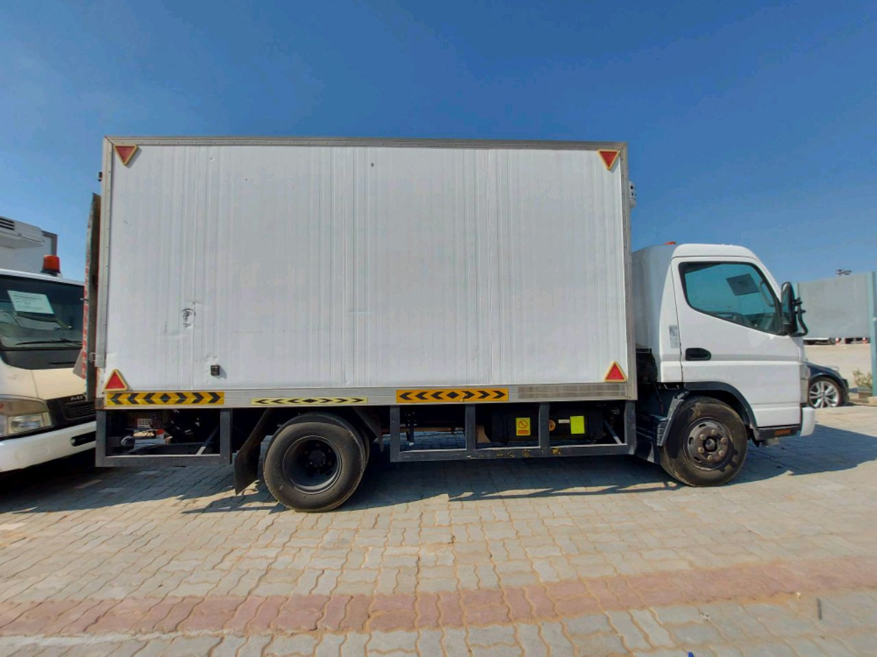 Mitsubishi Canter - Image 5
