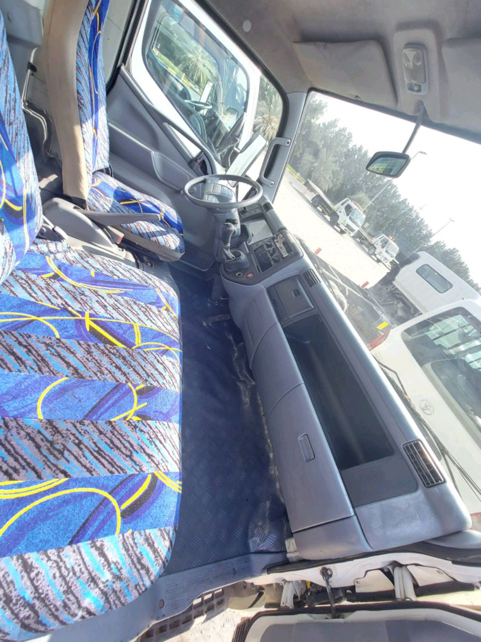 Mitsubishi Canter - Image 3