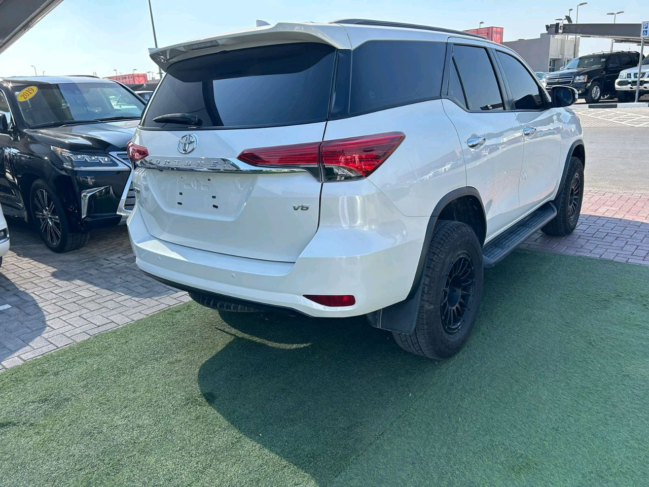 Toyota Fortuner - Image 6