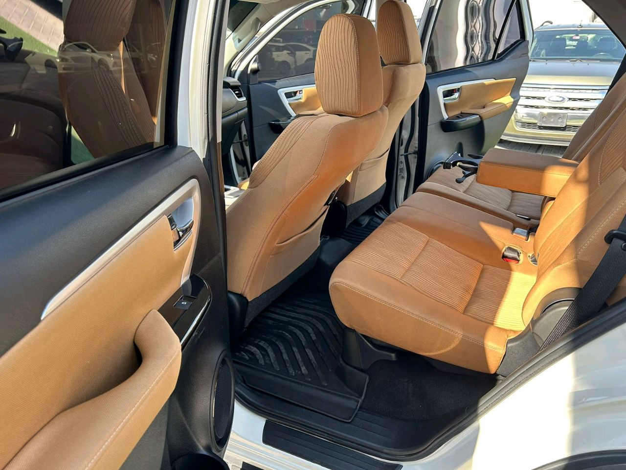Toyota Fortuner - Image 9