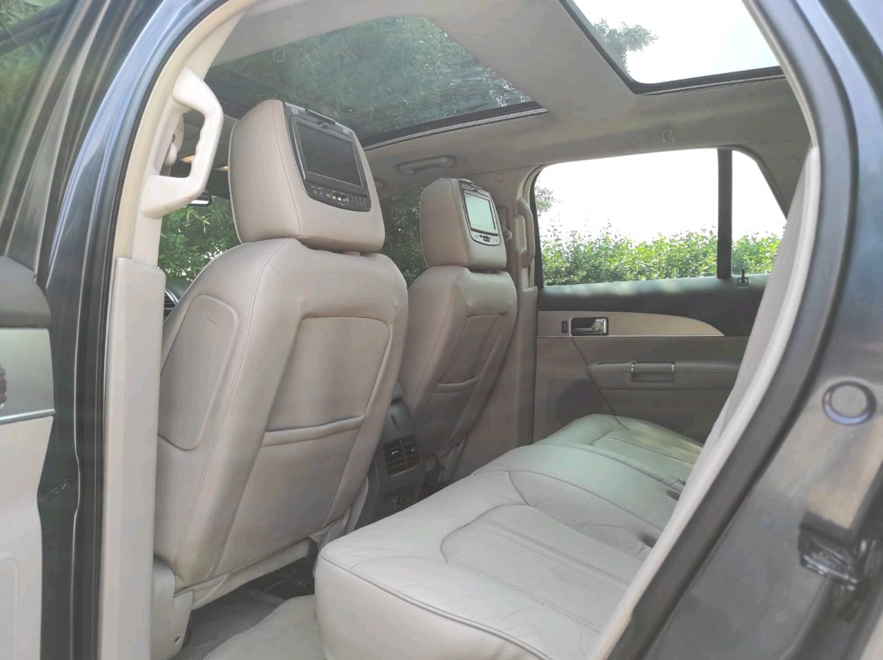 Lincoln MKX - Image 8