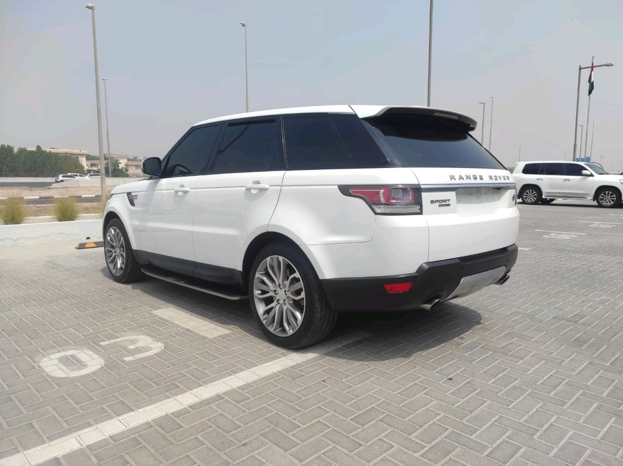 Range Rover Sport - Image 8