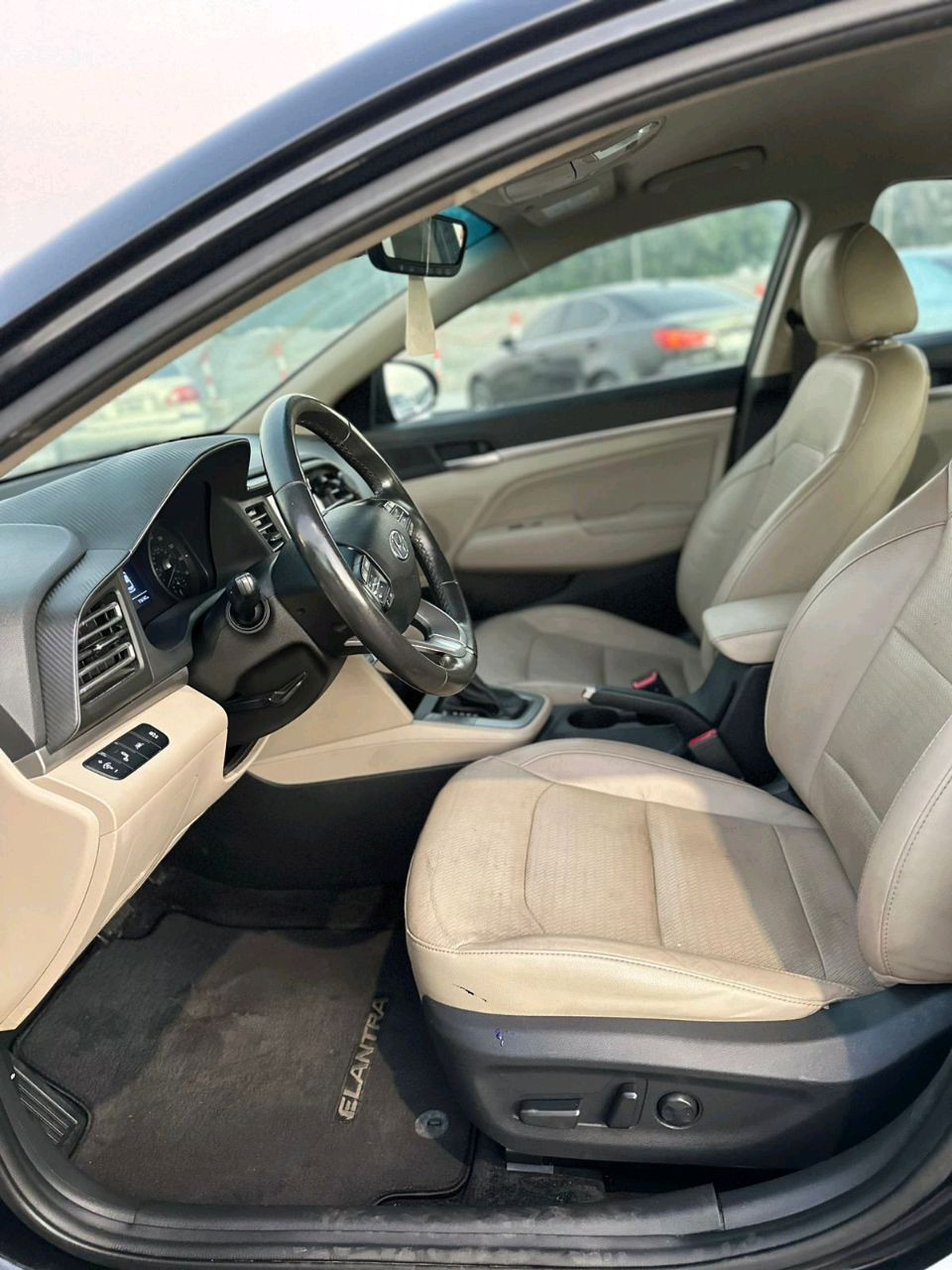 Hyundai Elantra - Image 3