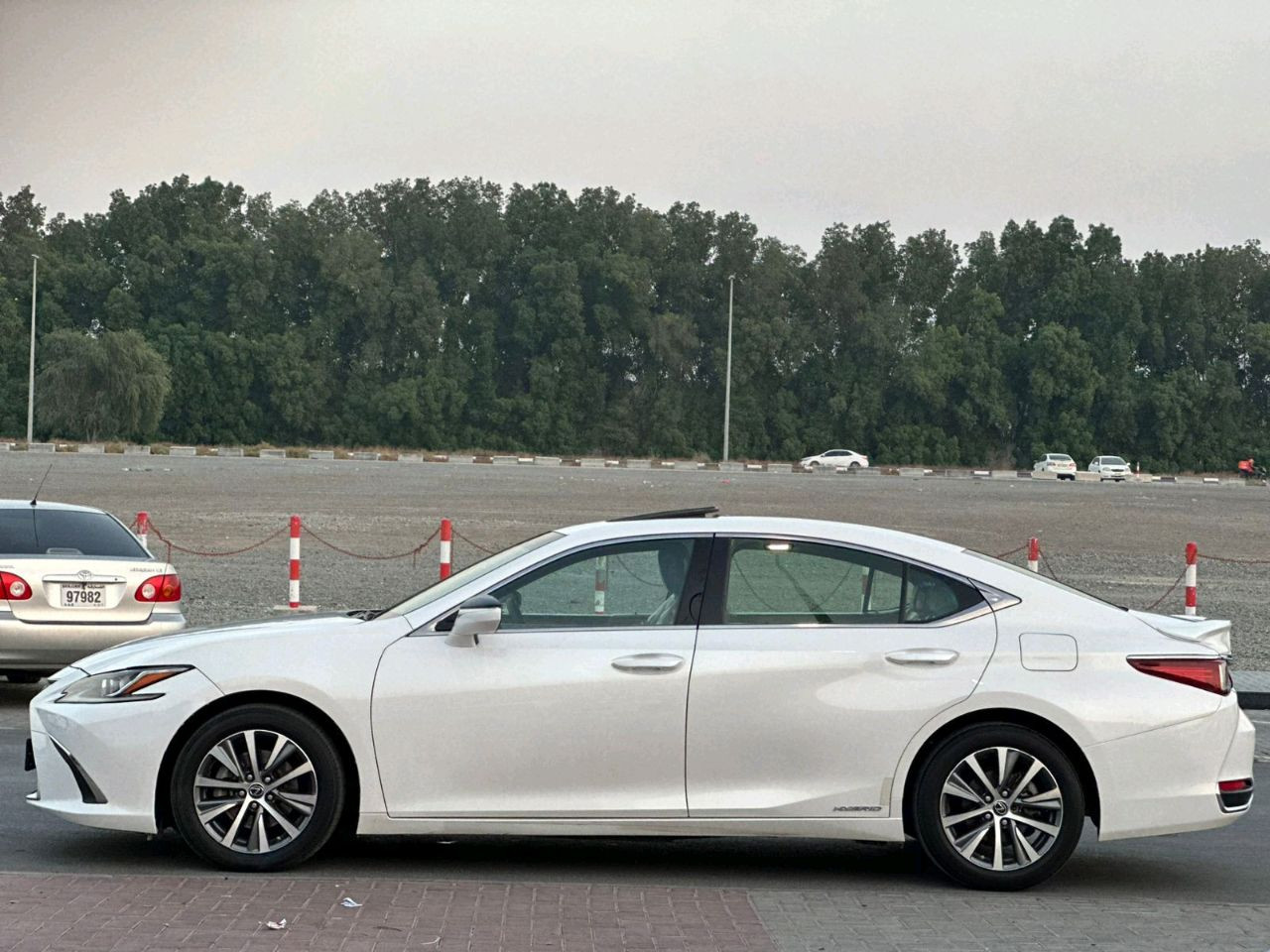 Lexus ES-Series - Image 12