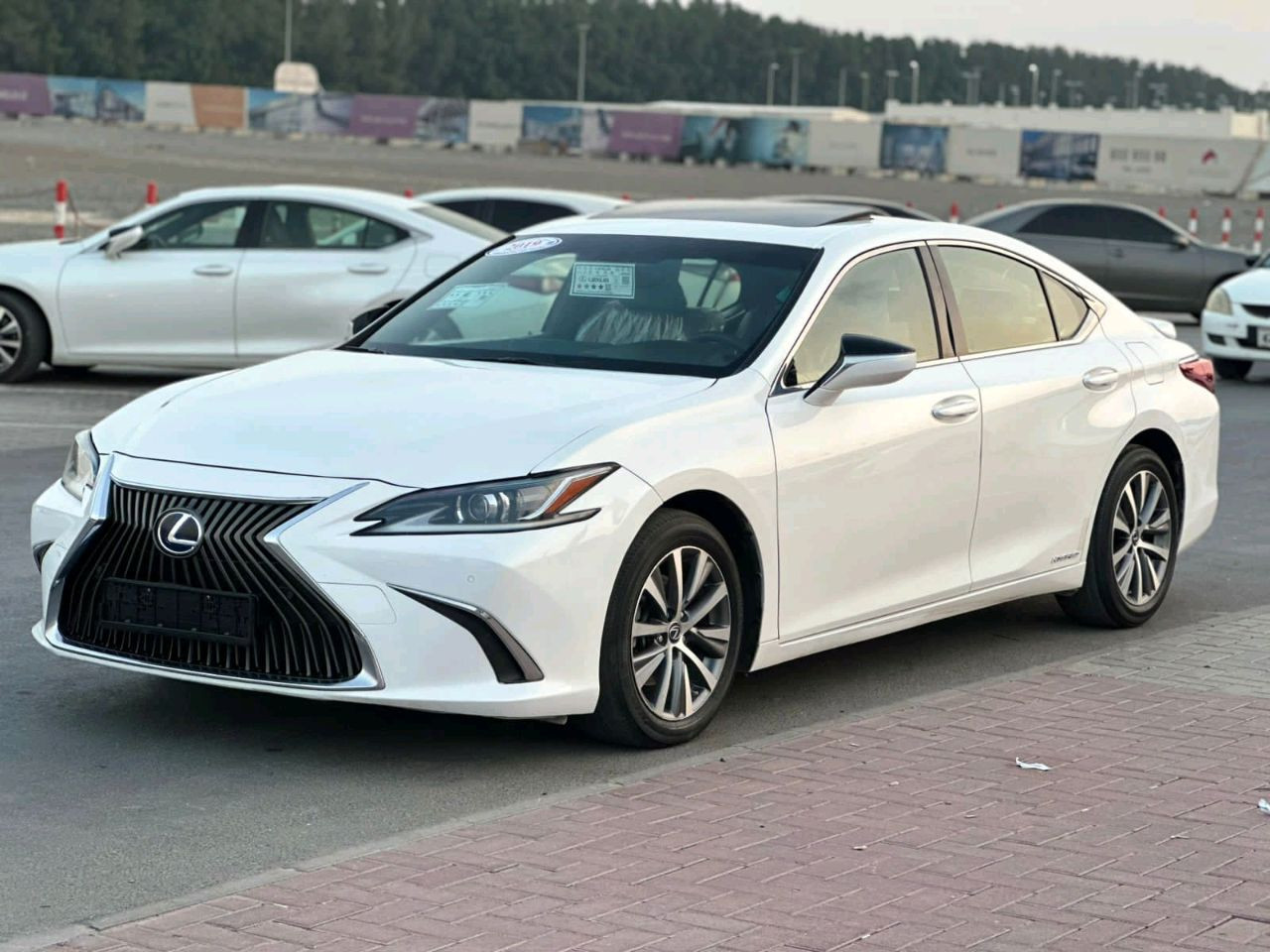 Lexus ES-Series - Image 8